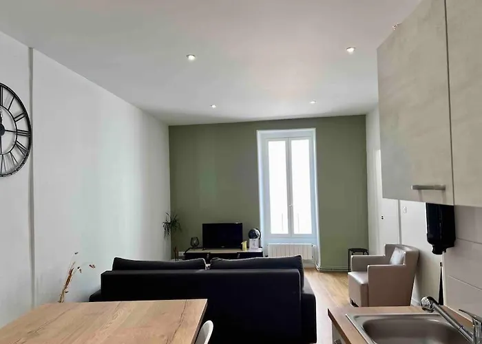 New Cosy Plein Centre Augustins A 아파트